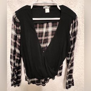 Deep V plaid black high low top from VENUS